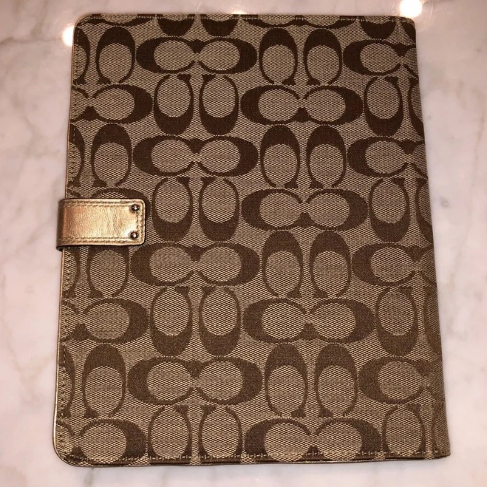 *HOST PICK* 🎉 Coach signature canvas brown and tan iPad case